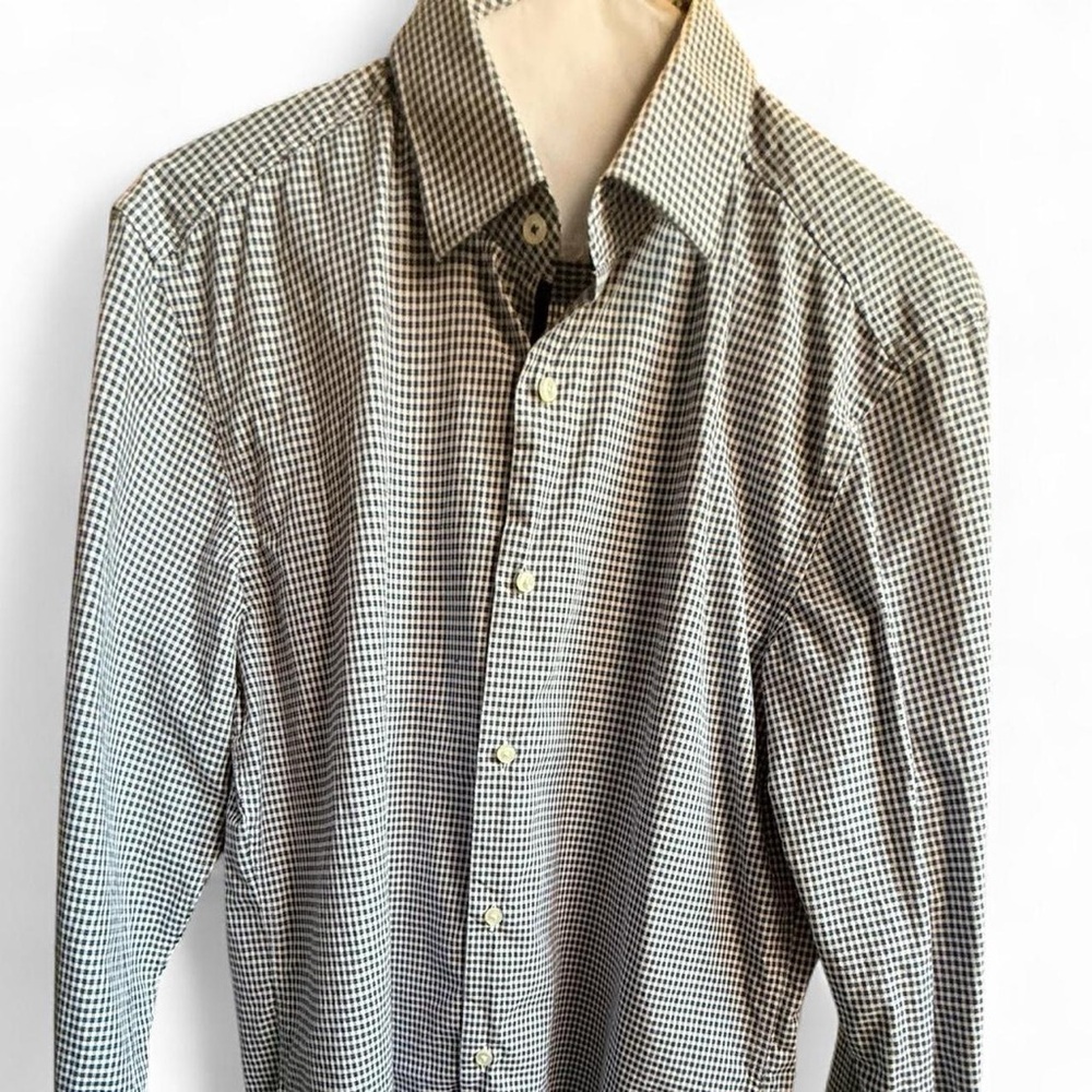 BOSS Hugo Boss men’s black and white button-up shirt size 39 / 15.5 (medium)